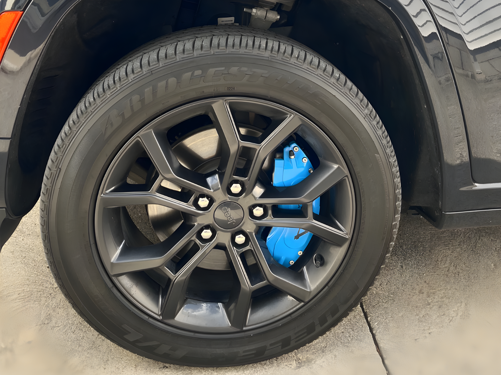 AOOA Aluminum Brake Caliper Cover on Jeep
